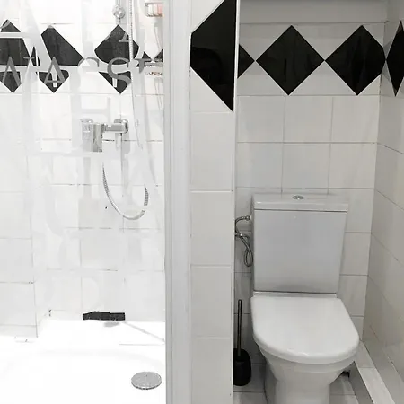 Sublime 45m In 18th Appartement